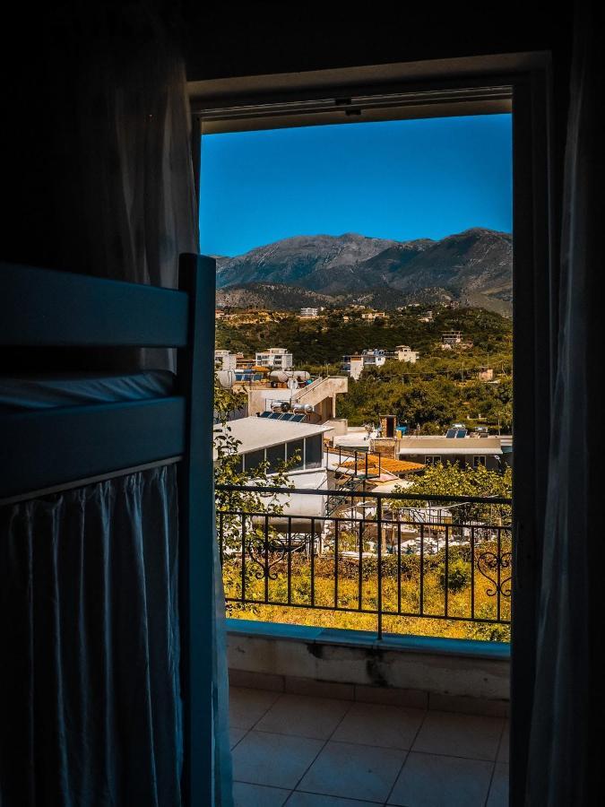 Sun Bakers Hostel Himare Exterior photo